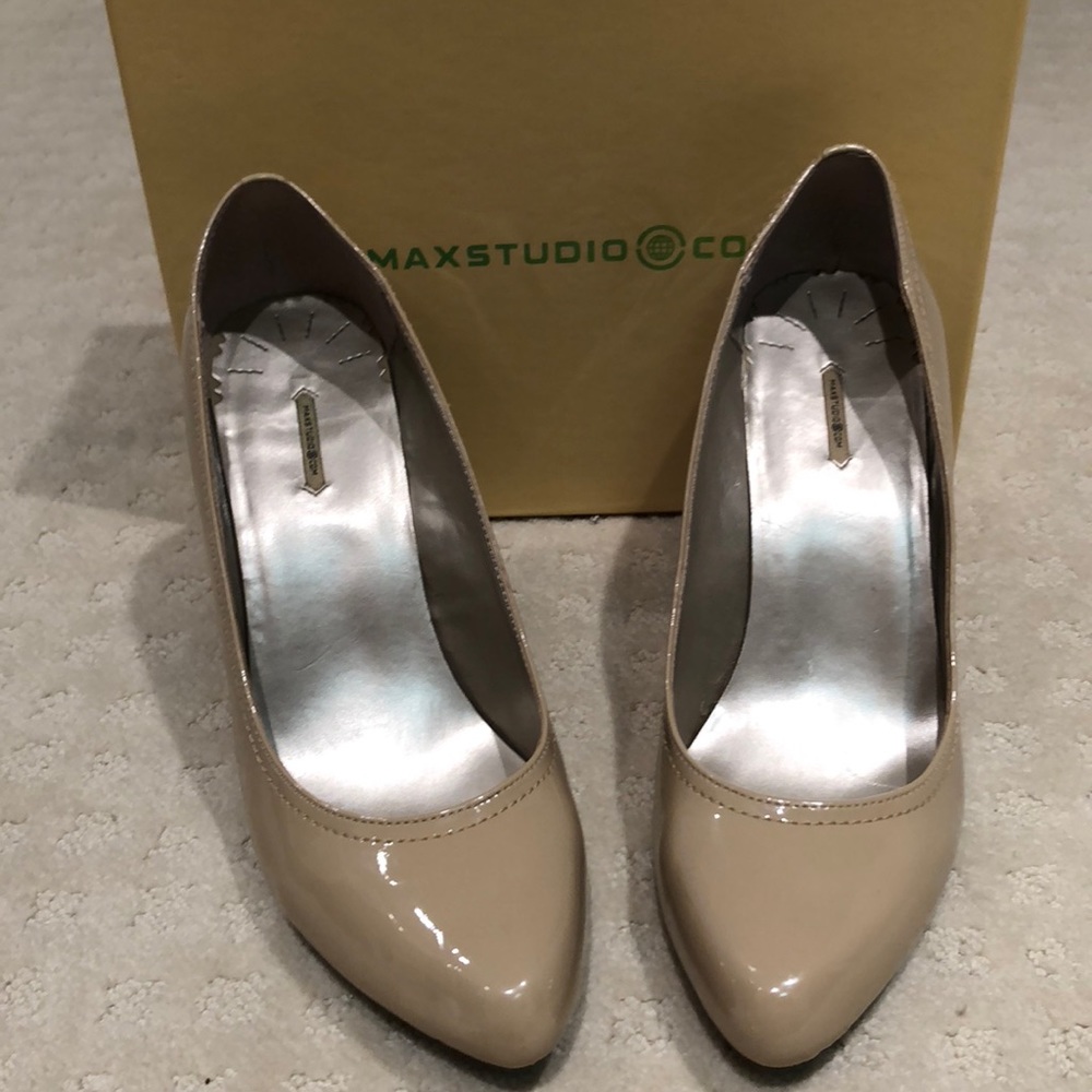 Max Studio cream patent wedge
